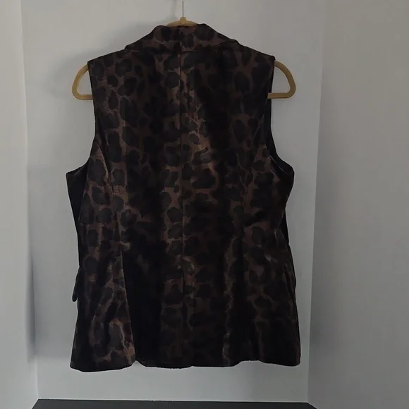 INC Womens Faux Fur Vest. Size L - Picture 2 of 7